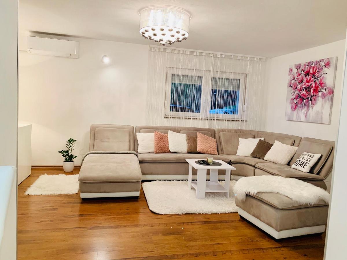 Apartman Korina โอโทชาส ภายนอก รูปภาพ