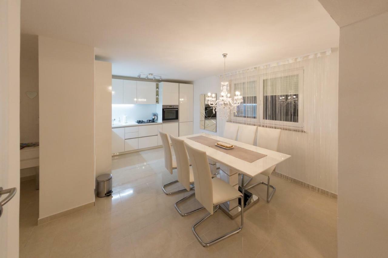 Apartman Korina โอโทชาส ภายนอก รูปภาพ