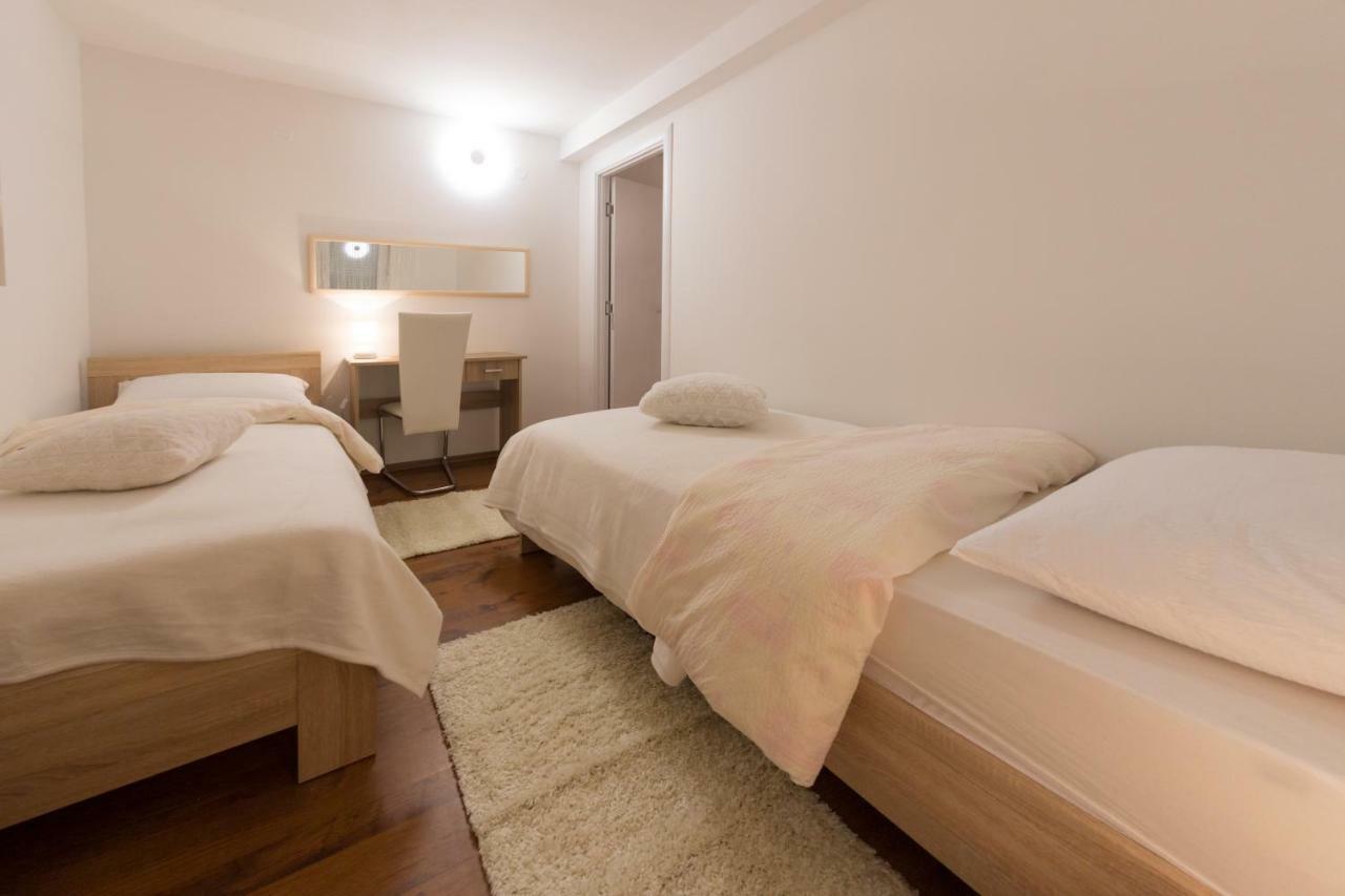 Apartman Korina โอโทชาส ภายนอก รูปภาพ